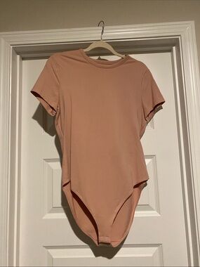 Amazon Essentials Short Sleeve Bodysuit - Blush